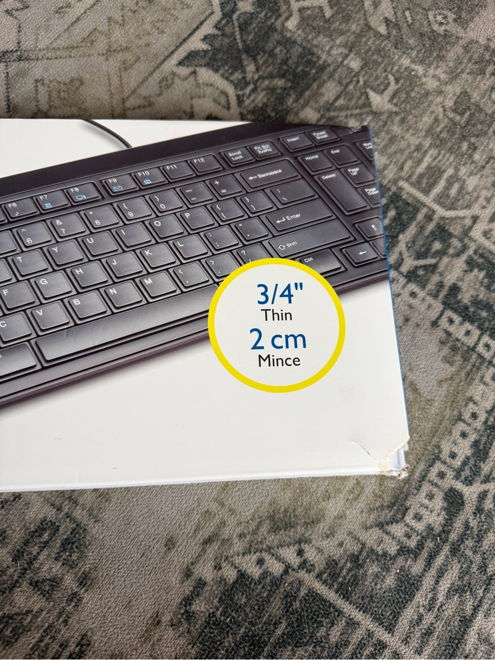 Kensington Slim Type Wired Keyboard (model K72357USA) designed for Windows. - Picture 4 of 13